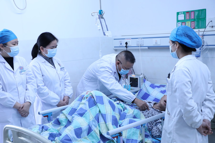 【平安迎新春 安全筑防线】大化瑶族自治县人民医院开展2026年春节前安全生产大检查